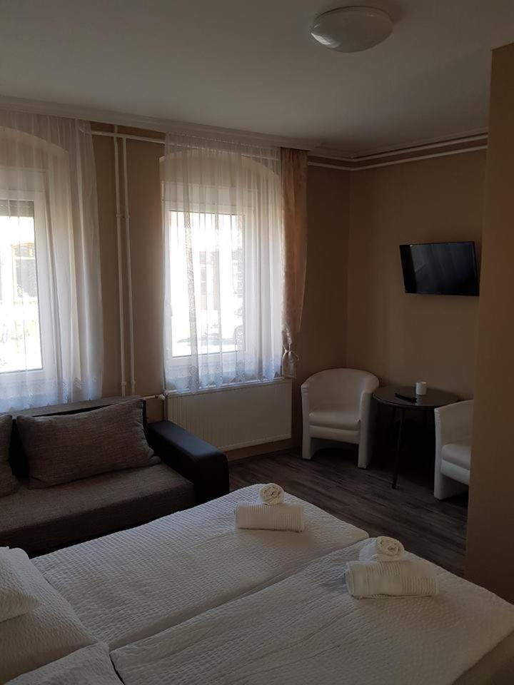 Dm Vendeghaz Villany Exterior photo