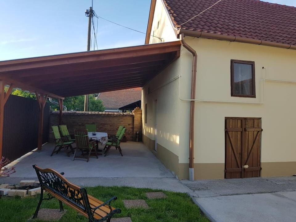 Dm Vendeghaz Villany Exterior photo